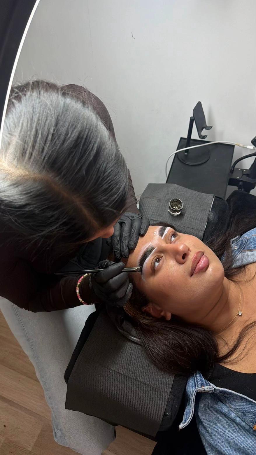 Prestation Jaya Brows